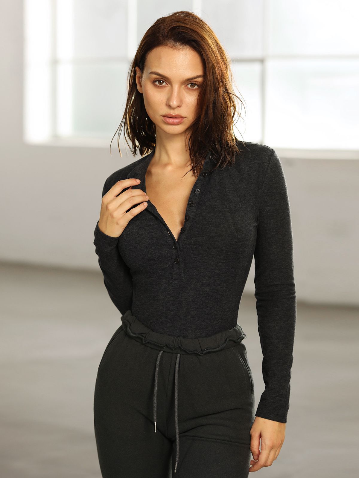 Street Essential - Long Sleeve Half Zip Skintight Top