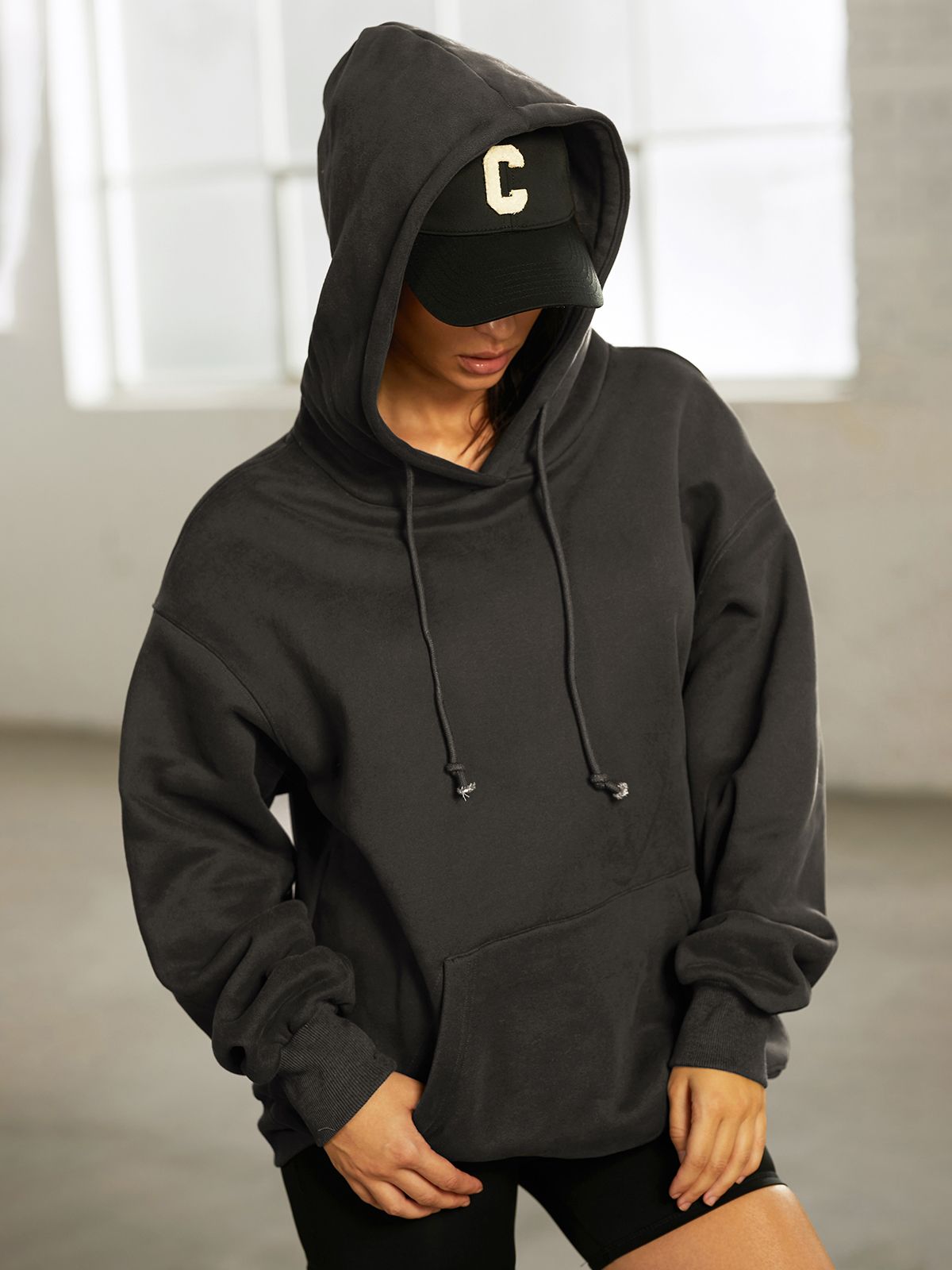 Street Essential - Oversized Classic Hoodie