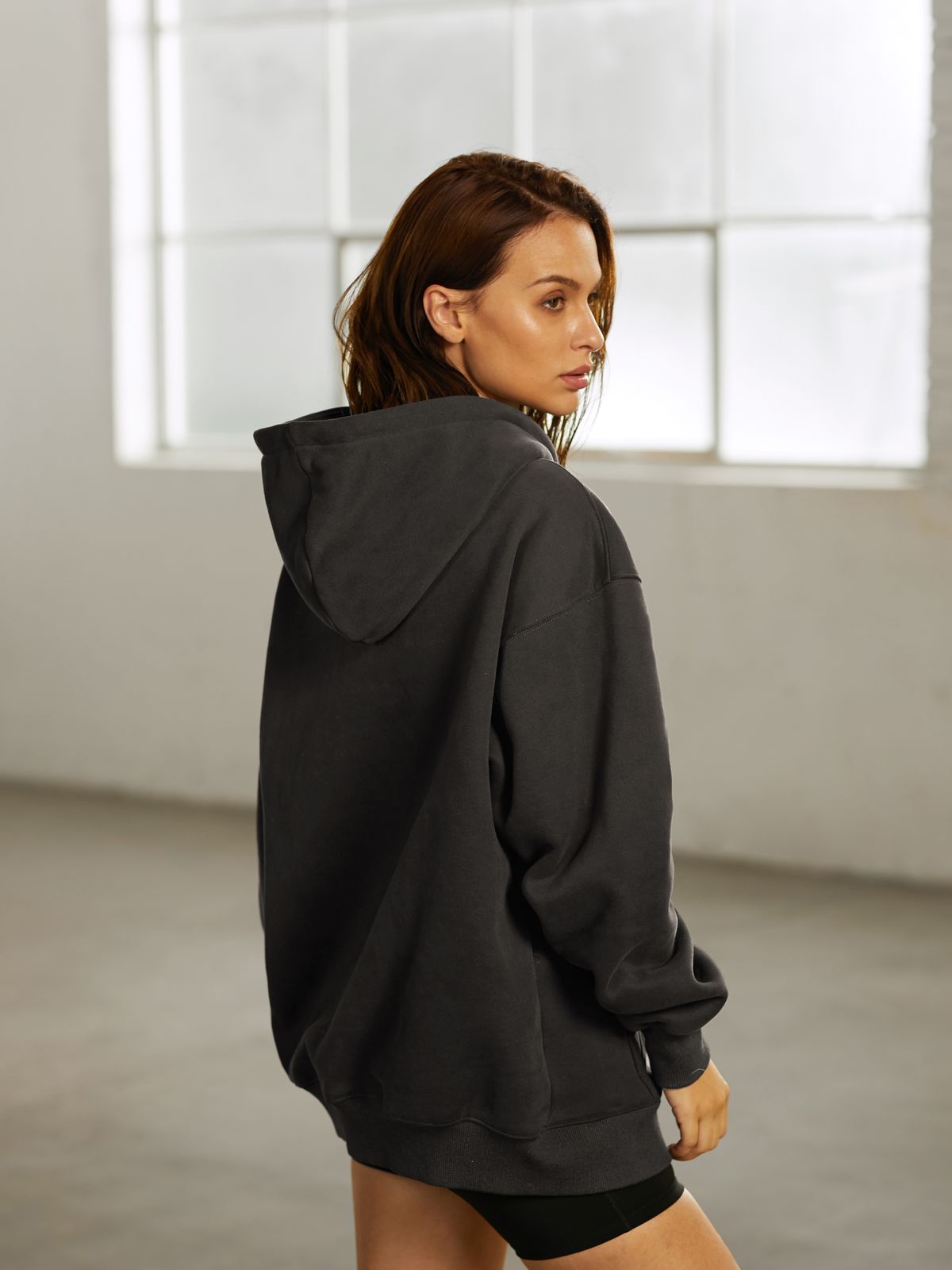 Street Essential - Oversized Classic Hoodie