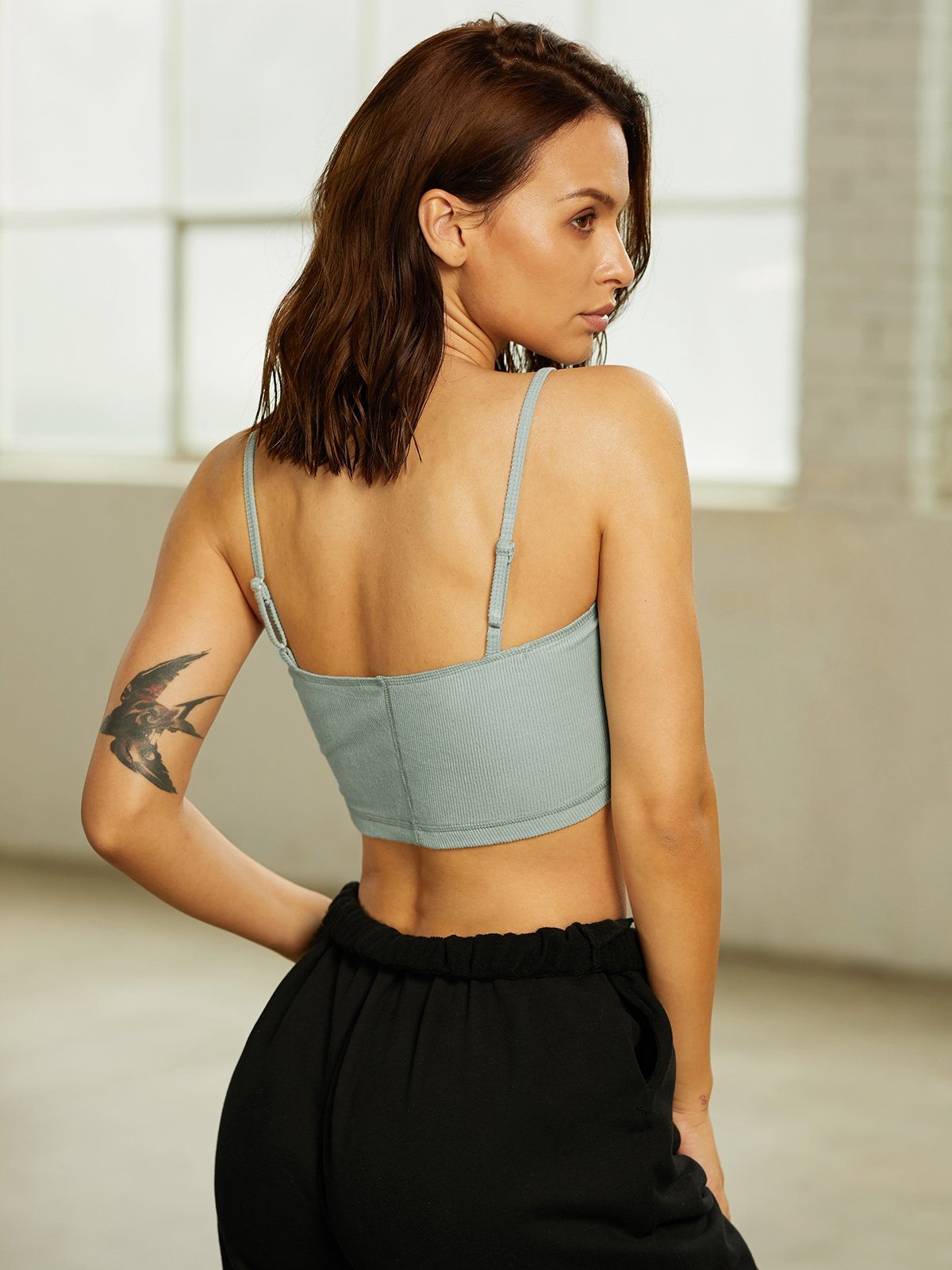 Street Essential - Cropped Triangle Tank Top