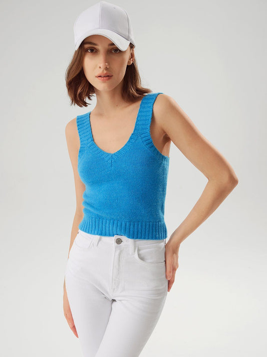 Cropped Rib Strap V-Neck Tank Top