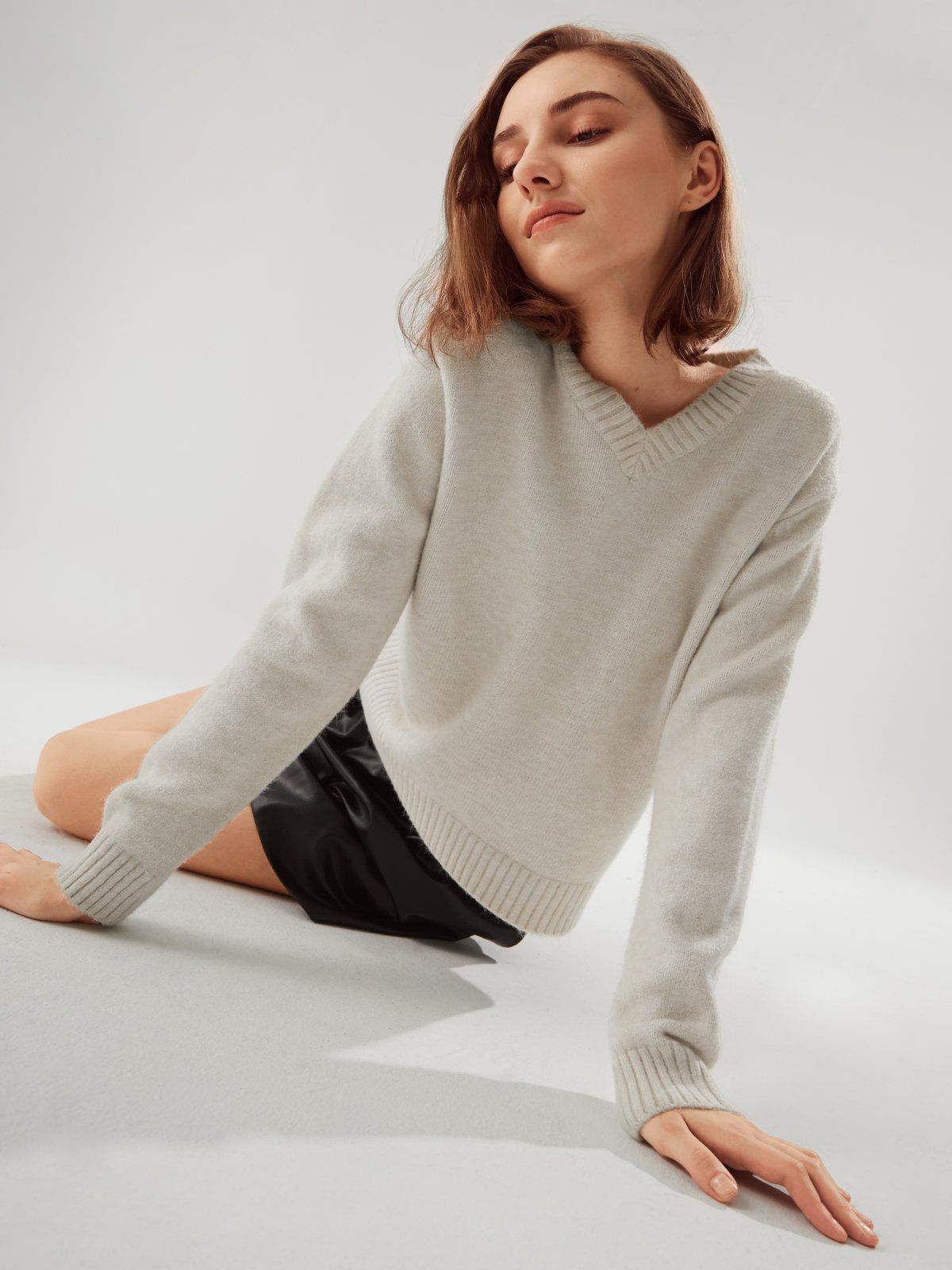 Cashmere V-Neck Essential Sweater