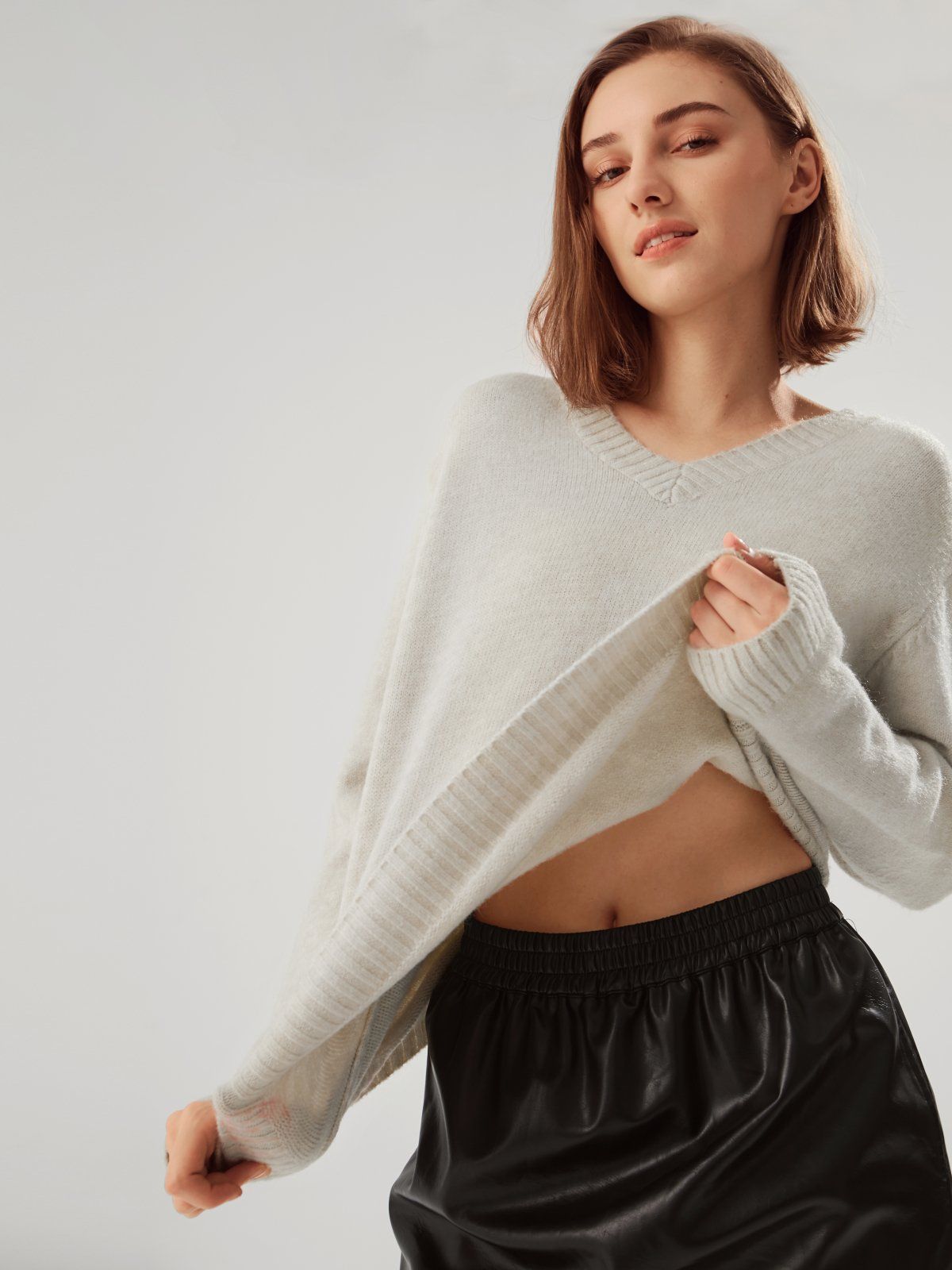 Cashmere V-Neck Essential Sweater