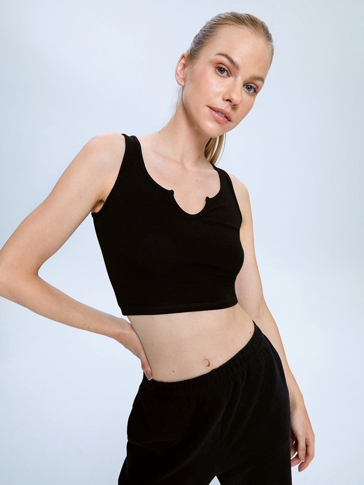 Cropped Open Keyhole Tank Top